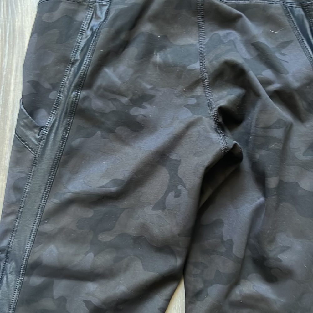 Lululemon Running Crops - Picture 6 of 7
